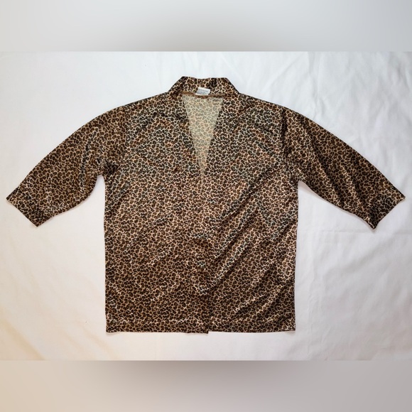Lillian Vernon Tops - Lillian Vernon Vintage Size M Leopard Print Half Sleeve Open Front Blouse